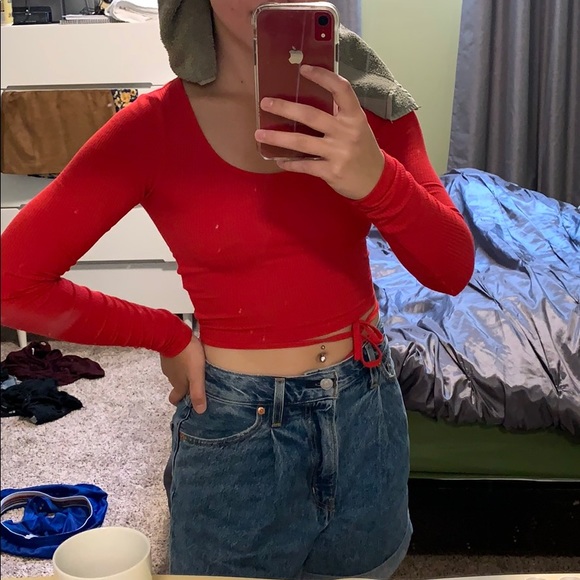 Red top! - Picture 3 of 4